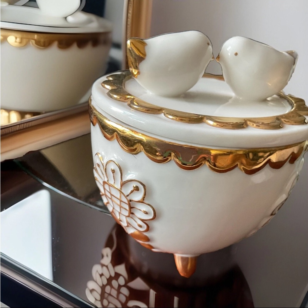 Lovely ~Hallmark Footed Trinket Dish~White &Gold w/Lovebirds *Signed Ozusa Omura